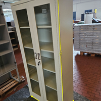 Armadi ufficio con ante battenti in vetro