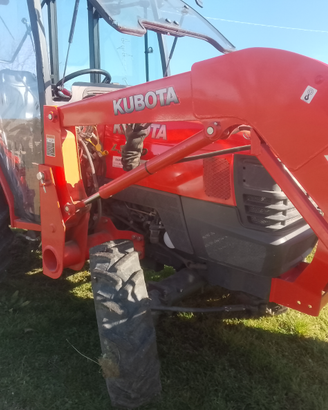 Kubota L3200 con caricatore frontale