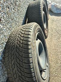 Gomme invernali Nokian 195/60R15 snowproof+cerchi