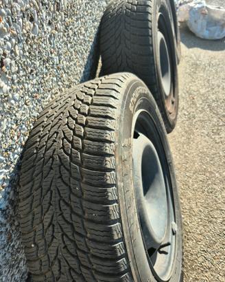 Nokian 195/60R15 snowproof + cerchi