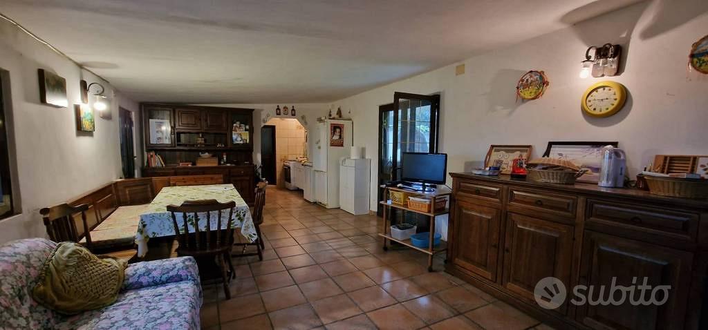 Rustico / Casale di 90 m² con 4 locali a Tarquinia - Altro