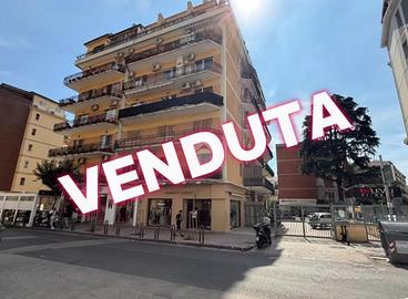 MONOLOCALE A NAPOLI