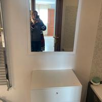 Mobile bagno e specchio