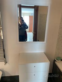 Mobile bagno e specchio