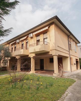 Casa a Vicenza, quartiere Laghetto (Ai laghi)