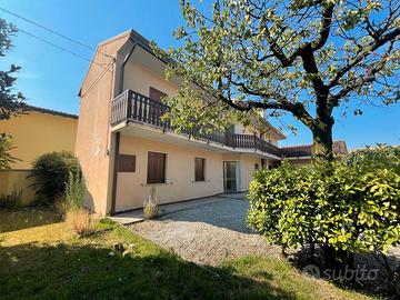 Casa singola con giardino