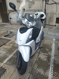 Kymco People 300 GTi