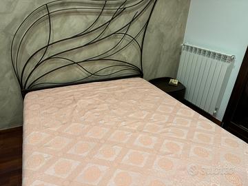 Letto matrimoniale con materasso