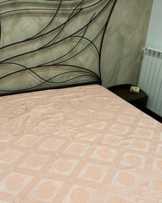 Letto matrimoniale con materasso