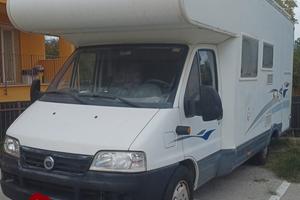 Camper mansardato