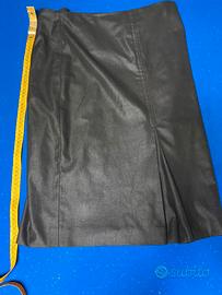 gonna classica nera sotto ginocchio