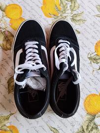 Scarpe, modello Vans