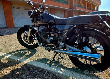 Moto guzzi v 50 cafe racer. Km non defiti