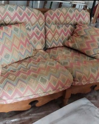 Divano base legno 2 posti+ 2 cuscini 