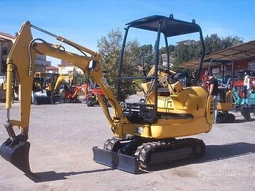 Miniescavatore usato KOMATSU