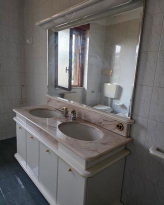 Mobile Bagno con Vetro e Marmo