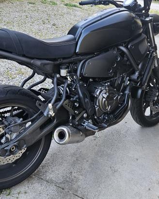 YAMAHA XSR700