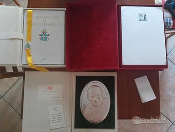 Ovale argento e libro papa edizione vangelo nr 299