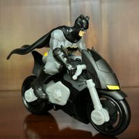 Batman con moto action figure kinder