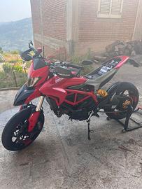 DUCATI HYPERMOTARD 821