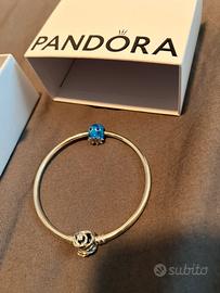 Bracciale Pandora con charm omaggio