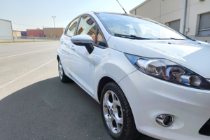 Fiesta VI 5p 1.2 16v Titanium c/esp E5