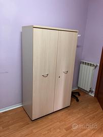 Scrivanie e Armadi per studio medico