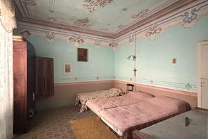 Laconi - casa storica indipendente