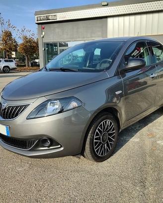 Lancia Ypsilon 1.0 FireFly Hybrid Platino