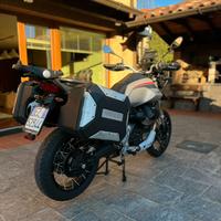Moto guzzi v85 TT travel 2022