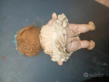 bambolina in porcellana vintage