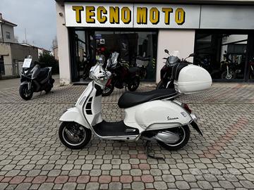 Piaggio Vespa 300 GTS hpe SUPER - unico proprietar