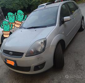 Auto Ford Fiesta