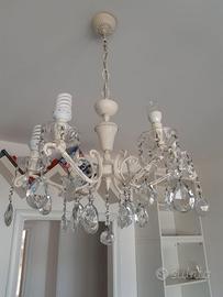 Lampadario Shabby bianco