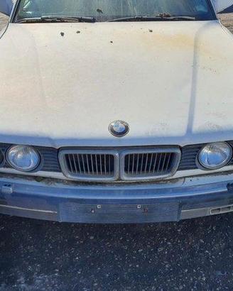 BMW serie 750 iL V12 modello E32 per ricambi (2a)