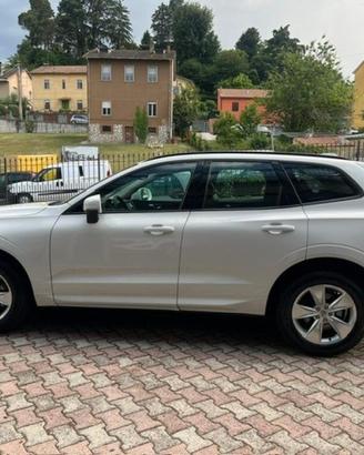VOLVO XC60 B4 (d) automatico Core