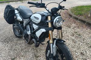 Ducati scrambler 1100