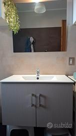 mobile bagno e specchiera