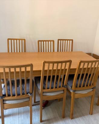 Tavolo Ikea allungabile con sedie