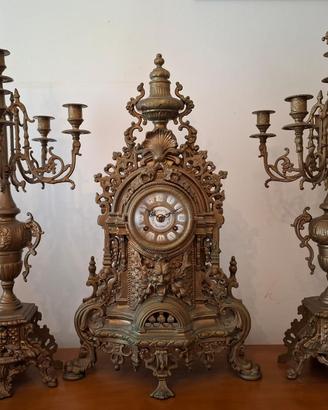 Candelabri e Orologio
