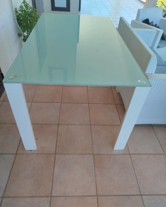 tavolo di vetro