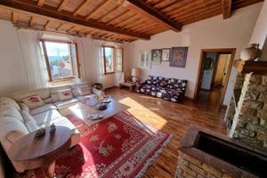 Appartamento di 225 m² con più di 5 locali a Barbe