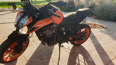 Moto ktm 790 duke
