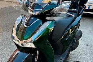 Honda SH 125 vetro anno 2024