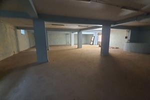 Ampio locale deposito