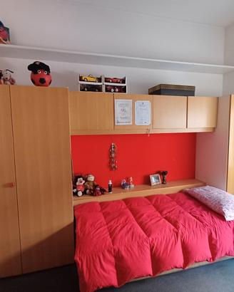 Camera da letto a ponte singola