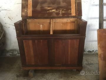 Antica madia da restaurare