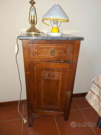 coppia di comodini antichi