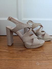 Sandalo tacco argento n.39