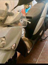 Scooter YAMAHA XENTER 150